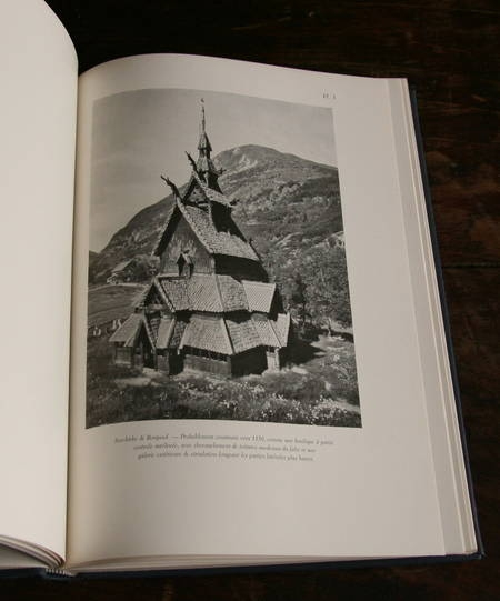 BUGGE (Anders). La stavkirke norv&eacute;gienne. Les &eacute;glises m&eacute;di&eacute;vales en bois debout