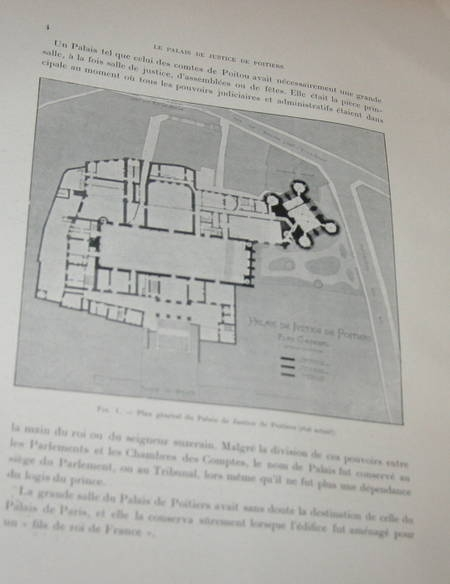 MAGNE (Lucien). Le palais de justice de Poitiers. Etude sur l'art fran&ccedil;ais au XIVe et au XVe si&egrave;cles. Photo 1.