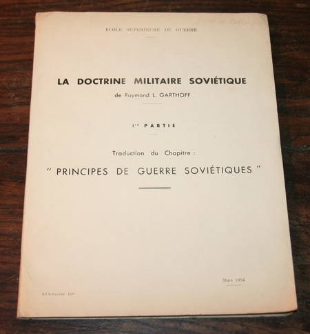 Garthoff - La doctrine militaire sovi&eacute;tique - 1954. Photo 0.