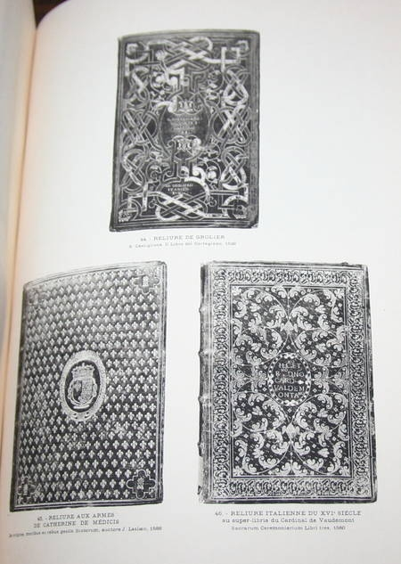 Reliures et manuscrits de la biblioth&egrave;que de Troyes. Photo 4.