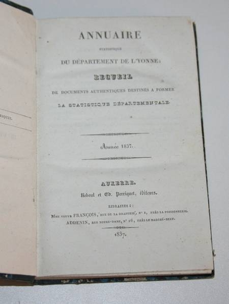 Photo livre n°2. . Annuaire statistique du département de, livre rare du XIXe siècle